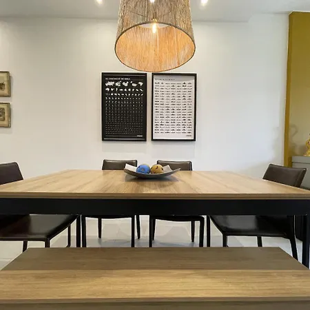Apartamento Encantador Com Piscina - Besthostrio
